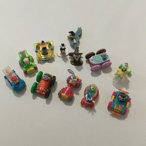 Warner Bros vintage toys bundle lot 1990s toys tiny toons looney tunes